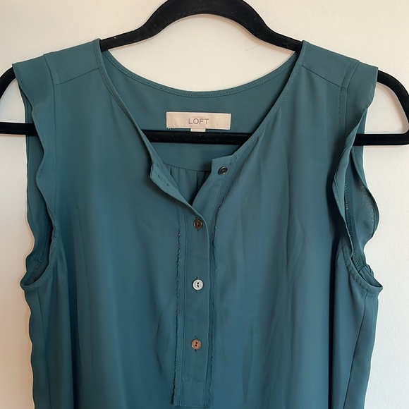 Green top - Picture 2 of 4